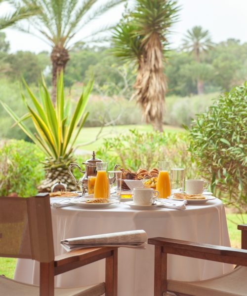 petit-déjeuner-room-service-2419x1361